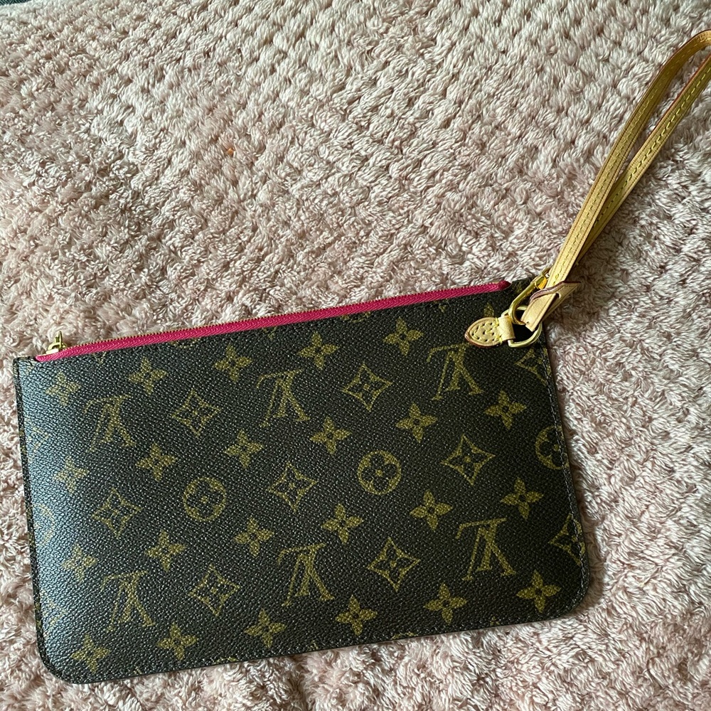 ❌SOLD❌Neverfull Pouch (MM) Monogram Pivoine